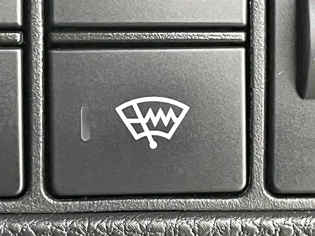 ホンダ ヴェゼル ハイブリッド e:HEV X 道央・札幌 2022(令4)年 6.3万km サンドカーキパール ・４WD/・寒冷地仕様/・純正ナビゲーション/　CD/DVD/BT/フルセグ/iPod/SD/・ビルトインETC/・社外ドライブレコーダー前後/・バックカメラ/・衝突軽減ブレーキ/・横滑り防止装置/・レーダークルーズコントロール/・レーンキープアシスト/・前後コーナーセンサー/・前席シートヒーター/・オートライト/・オートマチックハイビーム/・LEDヘッドライト/・パドルシフト/・ダウンヒルアシストコントロール/・純正フロアマット/・プッシュスタート/・スマートキー/・純正AW16インチ/・ステアリングスイッチ