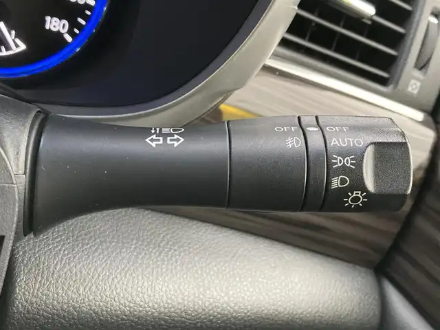 日産 エルグランド 250ハイウェイスターS 静岡県 2016(平28)年 11.7万km ファントムブラック (株)IDOMが運営する【じしゃロン焼津店】の自社ローン専用車両になります。こちらは現金またはオートローンご利用時の価格です。自社ローンご希望の方は別途その旨お申付け下さい /純正ＳＤナビ/（フルセグＴＶ/Ｂｌｕｅｔｏｏｔｈ接続/ＣＤ/ＤＶＤ/ミュージックサーバー）/両側パワースライドドア/バックカメラ/フリップダウンモニター/ETC/LEDヘッドライト/オートライト/プッシュスタート＆スマートキー