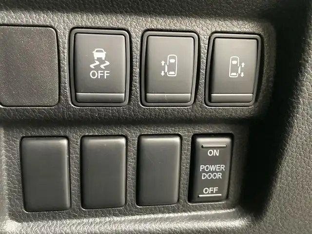 日産 エルグランド 250ハイウェイスターS 静岡県 2016(平28)年 11.7万km ファントムブラック (株)IDOMが運営する【じしゃロン焼津店】の自社ローン専用車両になります。こちらは現金またはオートローンご利用時の価格です。自社ローンご希望の方は別途その旨お申付け下さい /純正ＳＤナビ/（フルセグＴＶ/Ｂｌｕｅｔｏｏｔｈ接続/ＣＤ/ＤＶＤ/ミュージックサーバー）/両側パワースライドドア/バックカメラ/フリップダウンモニター/ETC/LEDヘッドライト/オートライト/プッシュスタート＆スマートキー