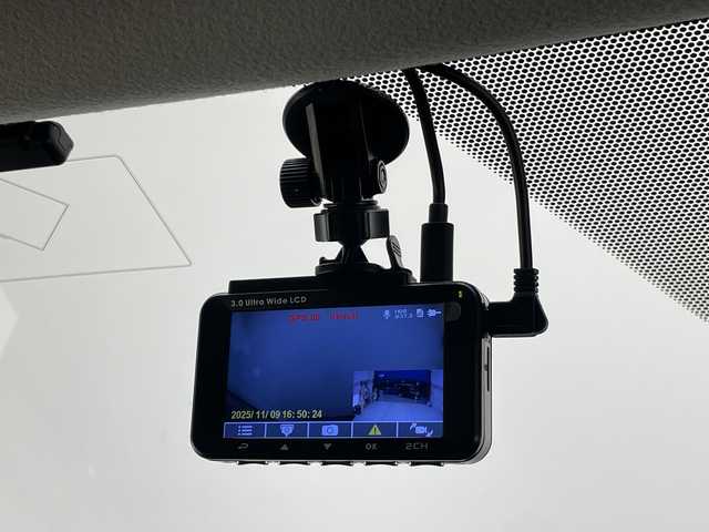 トヨタ シエンタ G クエロ 愛知県 2019(令1)年 4.1万km ブラックマイカ/ラディアントグリーンメタリック 2トーン トヨタセーフティセンス/純正9こ型ナビ　SDカードなし/全方位カメラ/両側パワースライドドア/シートヒーター/Bluetooth/コーナーセンサー/純正アルミホイール/LEDヘッドライト/オートマチックハイビーム/ドライブレコーダー/ETC/衝突軽減システム/フルセグ/Bluetooth/ステアリングスイッチ/スマートキー/プッシュスタート