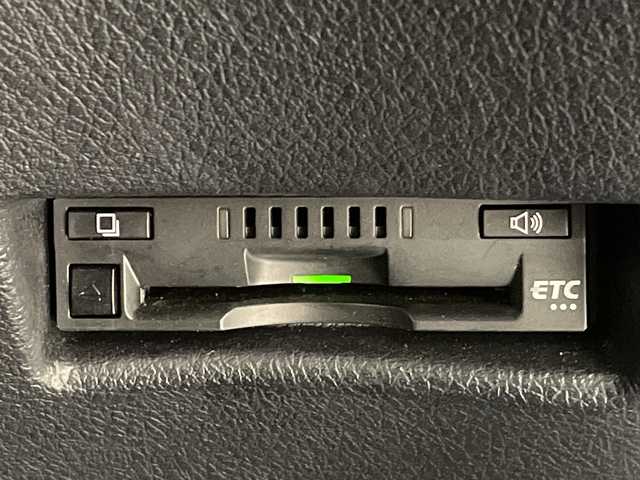 トヨタ シエンタ G クエロ 愛知県 2019(令1)年 4.1万km ブラックマイカ/ラディアントグリーンメタリック 2トーン トヨタセーフティセンス/純正9こ型ナビ　SDカードなし/全方位カメラ/両側パワースライドドア/シートヒーター/Bluetooth/コーナーセンサー/純正アルミホイール/LEDヘッドライト/オートマチックハイビーム/ドライブレコーダー/ETC/衝突軽減システム/フルセグ/Bluetooth/ステアリングスイッチ/スマートキー/プッシュスタート