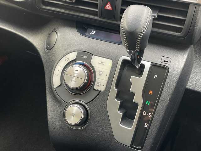 トヨタ シエンタ G クエロ 愛知県 2019(令1)年 4.1万km ブラックマイカ/ラディアントグリーンメタリック 2トーン トヨタセーフティセンス/純正9こ型ナビ　SDカードなし/全方位カメラ/両側パワースライドドア/シートヒーター/Bluetooth/コーナーセンサー/純正アルミホイール/LEDヘッドライト/オートマチックハイビーム/ドライブレコーダー/ETC/衝突軽減システム/フルセグ/Bluetooth/ステアリングスイッチ/スマートキー/プッシュスタート