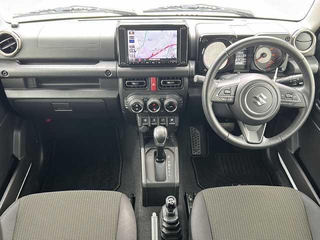 スズキ ジムニー XC 三重県 2018(平30)年 1.6万km ピュアホワイトP 禁煙/純正8型ナビ/ナビ連動ドラレコ/バックカメラ/ビルトインETC/シートヒーター/レーンキープアシスト/衝突被害軽減システム/クルーズコントロール/ダウンヒルアシストコントロール/LEDオートライト/フォグランプ/ステアリングスイッチ/電動格納ミラー/純正16インチAW