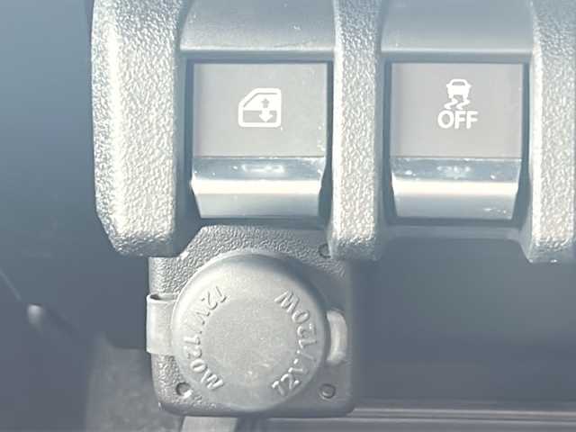 スズキ ジムニー XC 三重県 2018(平30)年 1.6万km ピュアホワイトP 禁煙/純正8型ナビ/ナビ連動ドラレコ/バックカメラ/ビルトインETC/シートヒーター/レーンキープアシスト/衝突被害軽減システム/クルーズコントロール/ダウンヒルアシストコントロール/LEDオートライト/フォグランプ/ステアリングスイッチ/電動格納ミラー/純正16インチAW