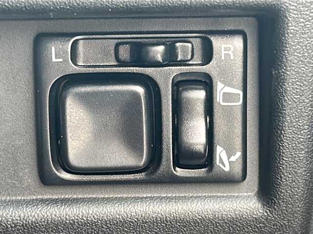 スズキ ジムニー XC 三重県 2018(平30)年 1.6万km ピュアホワイトP 禁煙/純正8型ナビ/ナビ連動ドラレコ/バックカメラ/ビルトインETC/シートヒーター/レーンキープアシスト/衝突被害軽減システム/クルーズコントロール/ダウンヒルアシストコントロール/LEDオートライト/フォグランプ/ステアリングスイッチ/電動格納ミラー/純正16インチAW