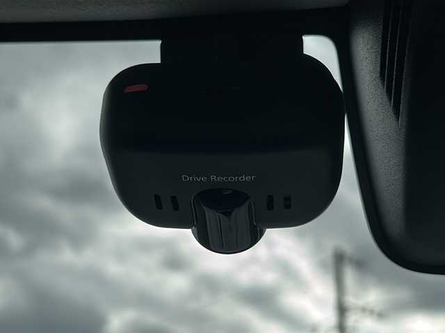 スズキ ジムニー XC 三重県 2018(平30)年 1.6万km ピュアホワイトP 禁煙/純正8型ナビ/ナビ連動ドラレコ/バックカメラ/ビルトインETC/シートヒーター/レーンキープアシスト/衝突被害軽減システム/クルーズコントロール/ダウンヒルアシストコントロール/LEDオートライト/フォグランプ/ステアリングスイッチ/電動格納ミラー/純正16インチAW