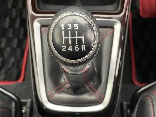 スズキ スイフト スポーツ セーフティPKG 愛知県 2018(平30)年 9.1万km ピュアホワイトP 純正ナビ　シートヒーター　禁煙　ＭＴ車　フルセグＴＶ　Ｂｌｕｅｔｏｏｔｈ　デュアルセンサーブレーキ　衝突軽減　追従クルコン　車線逸脱　ＥＴＣ　ナビ連動ドラレコ　ＬＥＤオートライト　純正フロアマット