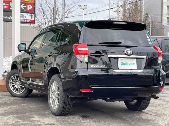 トヨタ ヴァンガード 240S 道央・札幌 2010(平22)年 6.9万km ブラック ・ワンオーナー/・4WD/・寒冷地仕様/・純正HDDナビ/・CD/DVD/SD/HDD/AUX/フルセグTV/・Bluetooth接続/・バックカメラ/・ETC/・ダウンヒルアシストコントロール/・MTモード付AT/・パドルシフト/・横滑り防止装置/・HIDヘッドライト/・フォグランプ/・純正エンジンスターター/・前後ドライブレコーダー/・社外グリル/・積込純正グリル/・積込パイプネット/・積込夏タイヤ純正AWセット　16年製/・スマートキー/・スペアキー