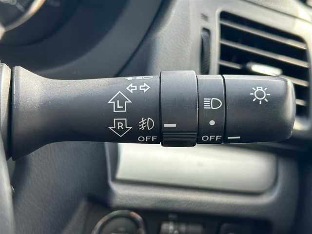 スバル インプレッサ スポーツ 1．6i－L 静岡県 2012(平24)年 7.2万km ダークグレーメタリック エンジンスタートボタン/パワーステアリング/パワーウィンドウ/アイドリングストップ/スマートキー/オートエアコン/Bluetooth/純正ETC/TV（フルセグ）/SDナビ/純正フロアマット/布シート/ルーフレール/アルミホイール（レオニス）/ABS/横滑り防止装置/カーテンエアバック/ヒルスタートアシストシステム