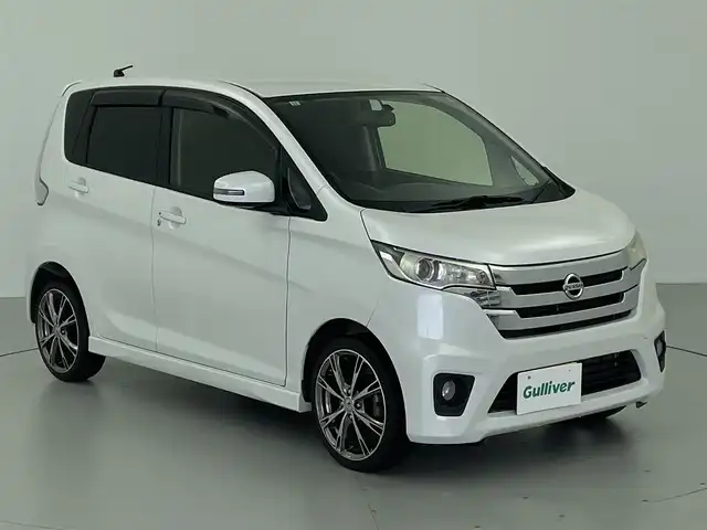 日産 デイズ ハイウェイスターX 岐阜県 2013(平25)年 4.3万km ホワイトパール ＳＤナビ　バックカメラ　ＨＩＤヘッドライト　スマートキー　ドアバイザー　ベンチシート　純正フロアマット　１６インチアルミホイール　アイドリングストップ　横滑り防止装置　ＥＴＣ　パワーウインドウ