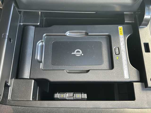 トヨタ アルファードハイブリット SR Cパッケージ 山形県 2019(令1)年 3万km ホワイトパールクリスタルシャイン サンルーフ/純正１０型ナビ/フリップダウンモニター/ＴＲＤエアロ/デジタルインナーミラー/ＢＳＭ/衝突軽減/置くだけ充電/ＥＴＣ/１００Ｖ電源/ドライブレコーダー/追従クルーズコントロール/両側電動ドア/バックカメラ