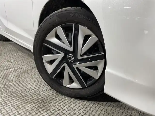 ホンダ シャトル ハイブリッド ホンダセンシング 大阪府 2021(令3)年 3.5万km プラチナホワイトパール 社外ナビ(地デジ/DVD再生/Bluetooth) バックカメラ ETC 衝突軽減 レーダークルコン レーンアシスト オートライト オートエアコン スマートキー プッシュスタート 横滑り防止