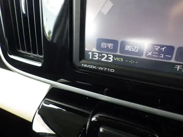ダイハツ ムーヴ キャンバス X ブラックインテリア リミテッド SAⅢ 千葉県 2020(令2)年 1.4万km パールホワイトⅢ/ナチュラルベージュマイカメタリック 2トーン スマートアシストIII/エコアイドル/ルーフキャリア/両側パワースライドドア/純正いメモリーナビ/地デジTV/【DVD/CD再生機能　Bluetooth接続】/パノラマモニター/ドライブレコーダー/革巻きステアリング/ステアリングスイッチ/ETC/リアコーナーセンサー/キーフリーシステム/所解中