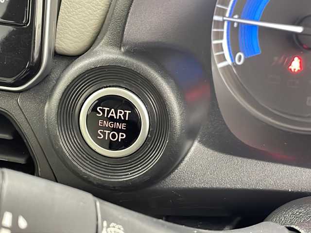 日産 デイズ X 三重県 2021(令3)年 2.4万km ホワイトパール 禁煙車/純正ナビ/全方位カメラ/オートライト/前後コーナーセンサー/エマージェンシーブレーキ/社外14インチアルミ/純正フロアマット/レーンキープアシスト/アイドリングストップ/ハロゲンライト/スマートキー/前方ドライブレコーダー