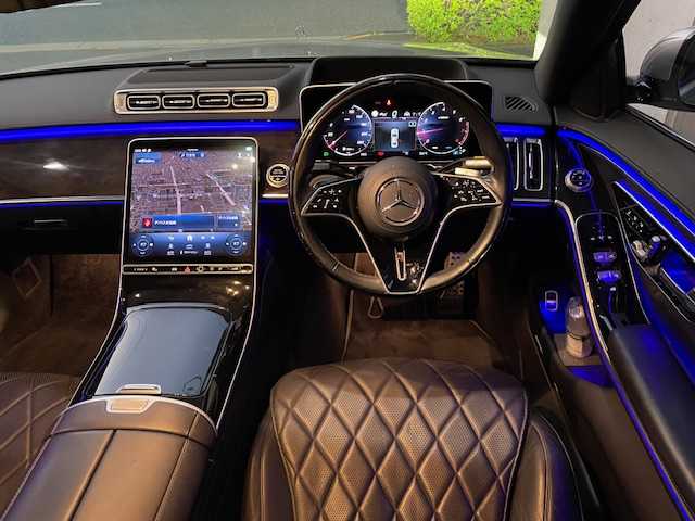 メルセデス・ベンツ Ｓ５００ 4マチック AMGライン 東京都 2021(令3)年 0.9万km モハーベシルバー レーダーセーフティパッケージ（詳細は検査員記入欄参照）/レザーエクスクルーシブパッケージ/3Dコックピッドディスプレイ/ARヘッドアップディスプレイ/パノラミックスライディングルーフ/ワンオーナー/保証書/取説/R3.6ディーラー記録簿/スマートキー×２/クライメントコントロール/前席エナジャイジングパッケージ/木目&革巻きステア/パドルシフト/ヒーター/電動チルト/ダイヤモンドステッチ入ナッパ黒レザーシート/前メモリ付パワーシート＆ベンチレーター＆リラクゼーション機能・全席シートヒーター/リアオートサンシェード・後席充電用USB/メルセデスミーコネクト/12.8インチ有機ELメディアディスプレイ・ダッシュカム/ARナビ・フルセグTV/BT/USB/AppleCarPlay/AndroidAuto/ブルメスター3Dサラウンドサウンドシステム/360度カメラシステム・アクティブパーキングアシスト・パークトロニック/2.0ビルトインETC＆純正前後ドラレコ/AMG20インチアルミ/全ドアイージークロージャー/LEDパフォーマンスライト/アダプティブハイビームアシスト+・オートライト/パワートランク/AUTOHOLD
