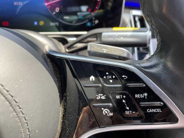 メルセデス・ベンツ Ｓ５００ 4マチック AMGライン 東京都 2021(令3)年 0.9万km モハーベシルバー レーダーセーフティパッケージ（詳細は検査員記入欄参照）/レザーエクスクルーシブパッケージ/3Dコックピッドディスプレイ/ARヘッドアップディスプレイ/パノラミックスライディングルーフ/ワンオーナー/保証書/取説/R3.6ディーラー記録簿/スマートキー×２/クライメントコントロール/前席エナジャイジングパッケージ/木目&革巻きステア/パドルシフト/ヒーター/電動チルト/ダイヤモンドステッチ入ナッパ黒レザーシート/前メモリ付パワーシート＆ベンチレーター＆リラクゼーション機能・全席シートヒーター/リアオートサンシェード・後席充電用USB/メルセデスミーコネクト/12.8インチ有機ELメディアディスプレイ・ダッシュカム/ARナビ・フルセグTV/BT/USB/AppleCarPlay/AndroidAuto/ブルメスター3Dサラウンドサウンドシステム/360度カメラシステム・アクティブパーキングアシスト・パークトロニック/2.0ビルトインETC＆純正前後ドラレコ/AMG20インチアルミ/全ドアイージークロージャー/LEDパフォーマンスライト/アダプティブハイビームアシスト+・オートライト/パワートランク/AUTOHOLD