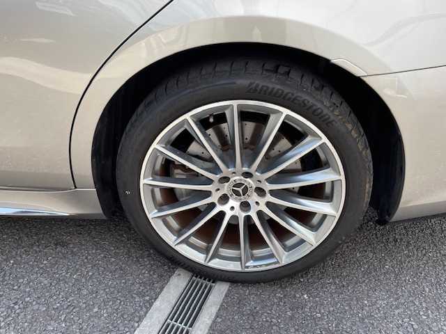 メルセデス・ベンツ Ｓ５００ 4マチック AMGライン 東京都 2021(令3)年 0.9万km モハーベシルバー レーダーセーフティパッケージ（詳細は検査員記入欄参照）/レザーエクスクルーシブパッケージ/3Dコックピッドディスプレイ/ARヘッドアップディスプレイ/パノラミックスライディングルーフ/ワンオーナー/保証書/取説/R3.6ディーラー記録簿/スマートキー×２/クライメントコントロール/前席エナジャイジングパッケージ/木目&革巻きステア/パドルシフト/ヒーター/電動チルト/ダイヤモンドステッチ入ナッパ黒レザーシート/前メモリ付パワーシート＆ベンチレーター＆リラクゼーション機能・全席シートヒーター/リアオートサンシェード・後席充電用USB/メルセデスミーコネクト/12.8インチ有機ELメディアディスプレイ・ダッシュカム/ARナビ・フルセグTV/BT/USB/AppleCarPlay/AndroidAuto/ブルメスター3Dサラウンドサウンドシステム/360度カメラシステム・アクティブパーキングアシスト・パークトロニック/2.0ビルトインETC＆純正前後ドラレコ/AMG20インチアルミ/全ドアイージークロージャー/LEDパフォーマンスライト/アダプティブハイビームアシスト+・オートライト/パワートランク/AUTOHOLD