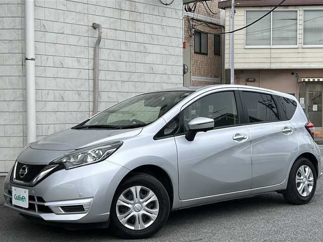日産 ノート X 神奈川県 2018(平30)年 0.9万km ブリリアントシルバー 純正ディーラーナビ(CD/AUX/BT/ワンセグTV)/衝突被害軽減ブレーキ/レーンキープアシスト/横滑り防止装置/アイドリングストップ/プッシュスタート/オートライト/ステアリングスイッチ/ISOFIX/スペアキー×１/ワンオーナー/保証書