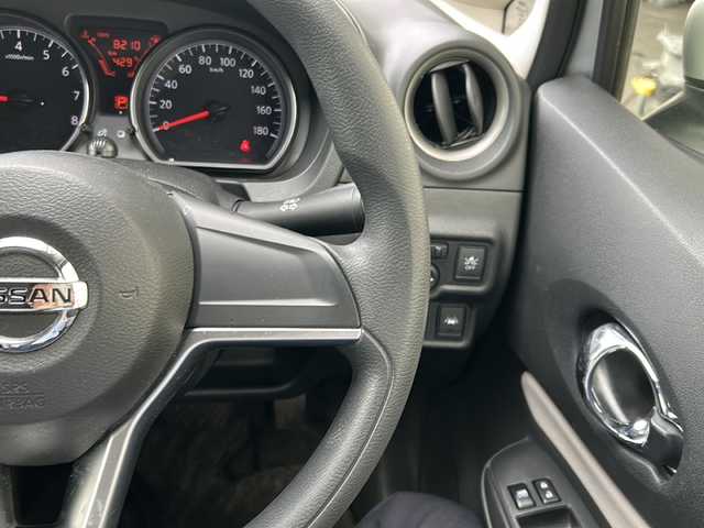 日産 ノート X 神奈川県 2018(平30)年 0.9万km ブリリアントシルバー 純正ディーラーナビ(CD/AUX/BT/ワンセグTV)/衝突被害軽減ブレーキ/レーンキープアシスト/横滑り防止装置/アイドリングストップ/プッシュスタート/オートライト/ステアリングスイッチ/ISOFIX/スペアキー×１/ワンオーナー/保証書