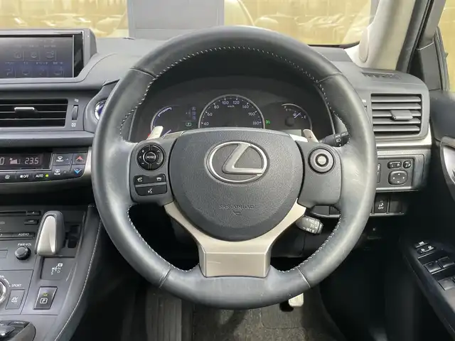 レクサス ＣＴ 200h バージョンC 石川県 2014(平26)年 13.9万km ホワイトパールクリスタルシャイン 純正メモリーナビ/バックカメラ/フルセグTV/CD/DVD/Bluetooth/USB/AUX/クルーズコントロール/電動格納ミラー/オートライト/HIDヘッドライト/ヘッドライトレベライザー/パワーシート(前席)/シートヒーター(前席)/ドライブレコーダー(後方)/ETC/パドルシフト