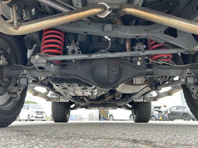 トヨタ ＦＪクルーザー 富山県 2014(平26)年 2.4万km ホワイト 4WD/純正SDナビ（NSZT-W62G）/フルセグ/Bluetooth/バックカメラ/サイドカメラ/ドライブレコーダー/ETC/クリアランスソナー/クルーズコントロール/リフトアップ/BFグッドリッチ オールテレーン（275/55/R20）/JAOSマッドフラップ/オーバーフェンダーキット/背面タイヤ/社外20インチアルミホイール/社外マフラー