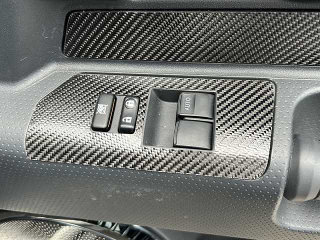 トヨタ ＦＪクルーザー 富山県 2014(平26)年 2.4万km ホワイト 4WD/純正SDナビ（NSZT-W62G）/フルセグ/Bluetooth/バックカメラ/サイドカメラ/ドライブレコーダー/ETC/クリアランスソナー/クルーズコントロール/リフトアップ/BFグッドリッチ オールテレーン（275/55/R20）/JAOSマッドフラップ/オーバーフェンダーキット/背面タイヤ/社外20インチアルミホイール/社外マフラー