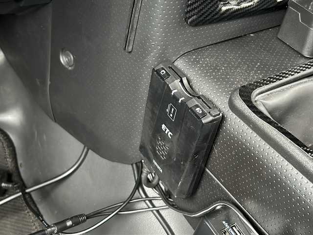 トヨタ ＦＪクルーザー 富山県 2014(平26)年 2.4万km ホワイト 4WD/純正SDナビ（NSZT-W62G）/フルセグ/Bluetooth/バックカメラ/サイドカメラ/ドライブレコーダー/ETC/クリアランスソナー/クルーズコントロール/リフトアップ/BFグッドリッチ オールテレーン（275/55/R20）/JAOSマッドフラップ/オーバーフェンダーキット/背面タイヤ/社外20インチアルミホイール/社外マフラー