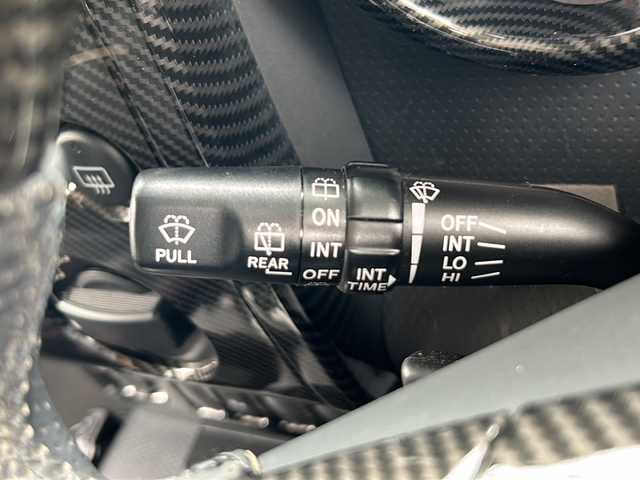 トヨタ ＦＪクルーザー 富山県 2014(平26)年 2.4万km ホワイト 4WD/純正SDナビ（NSZT-W62G）/フルセグ/Bluetooth/バックカメラ/サイドカメラ/ドライブレコーダー/ETC/クリアランスソナー/クルーズコントロール/リフトアップ/BFグッドリッチ オールテレーン（275/55/R20）/JAOSマッドフラップ/オーバーフェンダーキット/背面タイヤ/社外20インチアルミホイール/社外マフラー