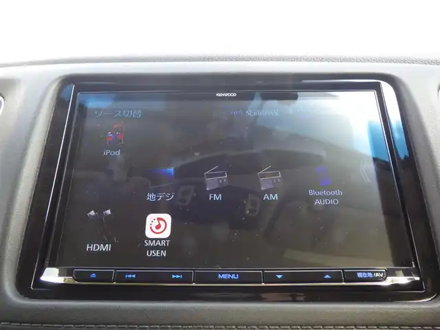 ホンダ ヴェゼル ハイブリッド X ホンダセンシング 千葉県 2016(平28)年 5万km ミスティックグリーンパール ホンダセンシング/●衝突軽減ブレーキ 〈CMBS〉/●歩行者事故低減ステアリング/●ACC 〈アダプティブ・クルーズ・コントロール〉/●LKAS 〈車線維持支援システム〉/●路外逸脱抑制機能/●誤発進抑制機能/●先行車発進お知らせ機能/●標識認識機能/社外ナビ/・CD/DVD/・Bluetooth/・フルセグTV/後席モニター（LZ-900）/ETC/ドライブレコーダー/革巻きステアリング/パドルシフト/電動パーキングブレーキ/ブレーキホールド/LEDヘッドランプ/フォグランプ/オートライト/スマートキー＆プッシュスタート/電動格納ミラー/純正16インチAW/純正フロアマット/ドアバイザー/W/サイド/カーテンエアバッグ