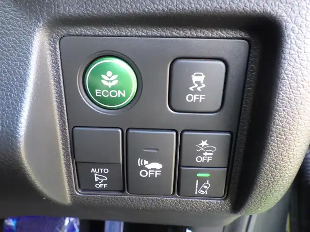 ホンダ ヴェゼル ハイブリッド X ホンダセンシング 千葉県 2016(平28)年 5万km ミスティックグリーンパール ホンダセンシング/●衝突軽減ブレーキ 〈CMBS〉/●歩行者事故低減ステアリング/●ACC 〈アダプティブ・クルーズ・コントロール〉/●LKAS 〈車線維持支援システム〉/●路外逸脱抑制機能/●誤発進抑制機能/●先行車発進お知らせ機能/●標識認識機能/社外ナビ/・CD/DVD/・Bluetooth/・フルセグTV/後席モニター（LZ-900）/ETC/ドライブレコーダー/革巻きステアリング/パドルシフト/電動パーキングブレーキ/ブレーキホールド/LEDヘッドランプ/フォグランプ/オートライト/スマートキー＆プッシュスタート/電動格納ミラー/純正16インチAW/純正フロアマット/ドアバイザー/W/サイド/カーテンエアバッグ