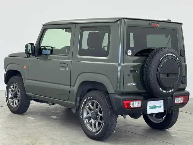 スズキ ジムニー XC 愛知県 2022(令4)年 5万km ジャングルグリーン 4WD/スズキセーフティサポート/　　・デュアルセンサーブレーキサポート/　　・誤発進抑制機能/　　・車線維持支援システム/　　・ふらつき警報機能/　　・ハイビームアシスト/　　・先行車発進お知らせ機能/　　・標識認識機能/クルーズコントロール/ヒルディセントコントロール/純正8インチナビ　　/　　・CD/DVD/BT/フルセグ/バックカメラ/ドライブレコーダー/ホワイトレタータイヤ/ビルトインETC/革巻きステアリング/ステアリングリモコン/シートヒーター（前席）/電動格納ウィンカーミラー/ミラーヒーター/純正LEDヘッドライト/フォグランプ/取扱説明書/保証書