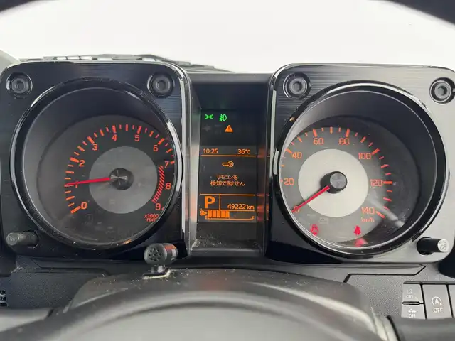 スズキ ジムニー XC 愛知県 2022(令4)年 5万km ジャングルグリーン 4WD/スズキセーフティサポート/　　・デュアルセンサーブレーキサポート/　　・誤発進抑制機能/　　・車線維持支援システム/　　・ふらつき警報機能/　　・ハイビームアシスト/　　・先行車発進お知らせ機能/　　・標識認識機能/クルーズコントロール/ヒルディセントコントロール/純正8インチナビ　　/　　・CD/DVD/BT/フルセグ/バックカメラ/ドライブレコーダー/ホワイトレタータイヤ/ビルトインETC/革巻きステアリング/ステアリングリモコン/シートヒーター（前席）/電動格納ウィンカーミラー/ミラーヒーター/純正LEDヘッドライト/フォグランプ/取扱説明書/保証書