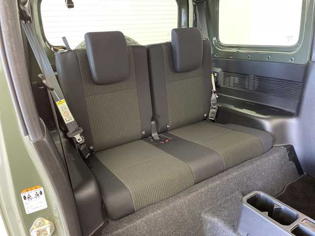 スズキ ジムニー XC 新潟県 2022(令4)年 5万km ジャングルグリーン 4WD/スズキセーフティサポート/　　・デュアルセンサーブレーキサポート/　　・誤発進抑制機能/　　・車線維持支援システム/　　・ふらつき警報機能/　　・ハイビームアシスト/　　・先行車発進お知らせ機能/　　・標識認識機能/クルーズコントロール/ヒルディセントコントロール/純正8インチナビ　　/　　（CD/DVD/BT/フルセグTV）/バックカメラ/ドライブレコーダー/ホワイトレタータイヤ/ビルトインETC/革巻きステアリング/ステアリングリモコン/シートヒーター（前席）/電動格納ウィンカーミラー/ミラーヒーター/純正LEDヘッドライト/フォグランプ/取扱説明書/保証書