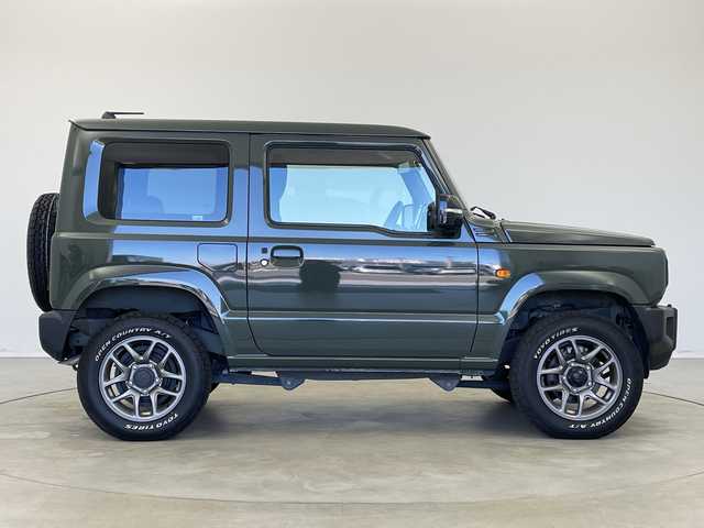 スズキ ジムニー XC 新潟県 2022(令4)年 5万km ジャングルグリーン 4WD/スズキセーフティサポート/　　・デュアルセンサーブレーキサポート/　　・誤発進抑制機能/　　・車線維持支援システム/　　・ふらつき警報機能/　　・ハイビームアシスト/　　・先行車発進お知らせ機能/　　・標識認識機能/クルーズコントロール/ヒルディセントコントロール/純正8インチナビ　　/　　（CD/DVD/BT/フルセグTV）/バックカメラ/ドライブレコーダー/ホワイトレタータイヤ/ビルトインETC/革巻きステアリング/ステアリングリモコン/シートヒーター（前席）/電動格納ウィンカーミラー/ミラーヒーター/純正LEDヘッドライト/フォグランプ/取扱説明書/保証書