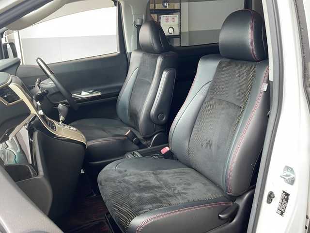 トヨタ ヴェルファイア 2．4Z ゴールデンアイズⅡ 富山県 2013(平25)年 4万km ホワイトパールクリスタルシャイン ３列シート/純正ナビ/ハーフレザーシート/バックカメラ/両側パワースライドドア/４ＷＤ/スマートキー/ウォークスルー/オットマン/１００Ｖ充電/パワーバックドア/純正アルミホイール/純正フロアマット/プッシュスタート