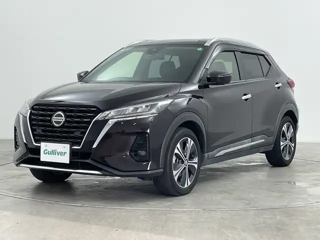 日産 キックス X 群馬県 2020(令2)年 2.1万km ナイトベールパープル 純正9型ナビ　全周囲カメラ　デジタルインナーミラー　アダプティブクルーズコントロール　ハーフレザーシート　純正ビルトインETC LEDヘッドライト　スマートキー　衝突被害軽減ブレーキ　禁煙車