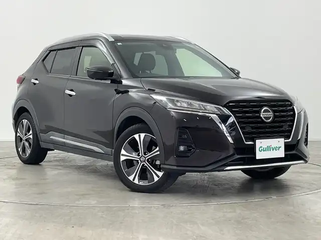 日産 キックス X 群馬県 2020(令2)年 2.1万km ナイトベールパープル 純正9型ナビ　全周囲カメラ　デジタルインナーミラー　アダプティブクルーズコントロール　ハーフレザーシート　純正ビルトインETC LEDヘッドライト　スマートキー　衝突被害軽減ブレーキ　禁煙車