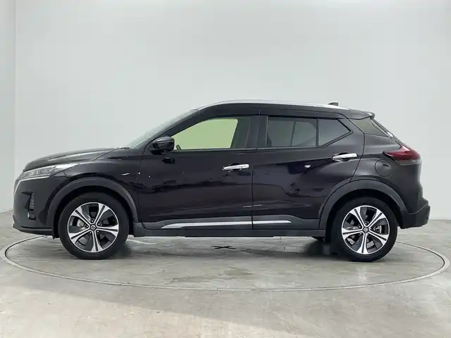 日産 キックス X 群馬県 2020(令2)年 2.1万km ナイトベールパープル 純正9型ナビ　全周囲カメラ　デジタルインナーミラー　アダプティブクルーズコントロール　ハーフレザーシート　純正ビルトインETC LEDヘッドライト　スマートキー　衝突被害軽減ブレーキ　禁煙車