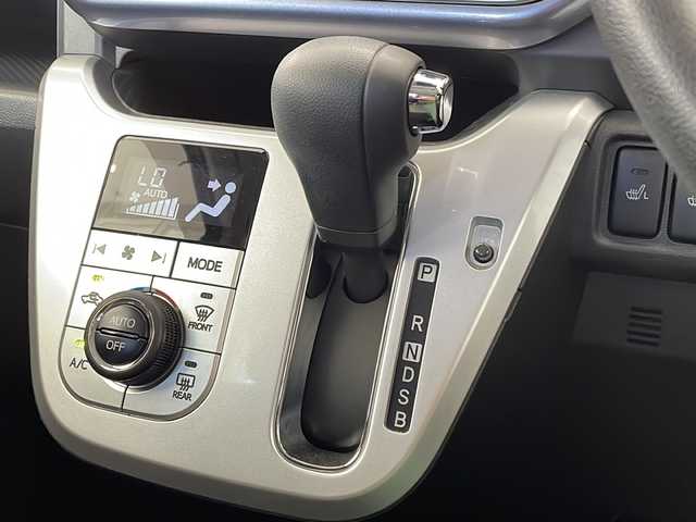 ダイハツ キャスト アクティバ X リミテッド SAⅢ 新潟県 2020(令2)年 4.8万km ブラックマイカメタリック 4WD/社外SDナビ(CN-RE06WD)/CD/DVD/BT/フルセグテレビ/バックカメラ/ドライブレコーダー/衝突被害軽減ブレーキ/レーンキープアシスト/ベンチシート/シートヒーター /スマートキー/プッシュスタート/オートライト/オートハイビーム/社外15インチアルミホイール/15インチ冬タイヤ車載