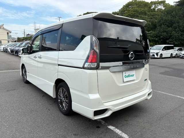 日産 セレナ ライダー 大阪府 2017(平29)年 6.5万km ブリリアントホワイトパール フリップダウンモニター/純正9型ナビ/アラウンドビューモニター/フルセグ/ＤＶＤ/Bluetooth/エマージェンシーブレーキ/クルーズコントロール/パーキングアシスト/ソナー/車線逸脱警報/両側パワースライドドア/前後ドライブレコーダー/ビルトインETC/純正アルミホイール/LEDヘッドライト/プッシュスタート/ドアバイザー