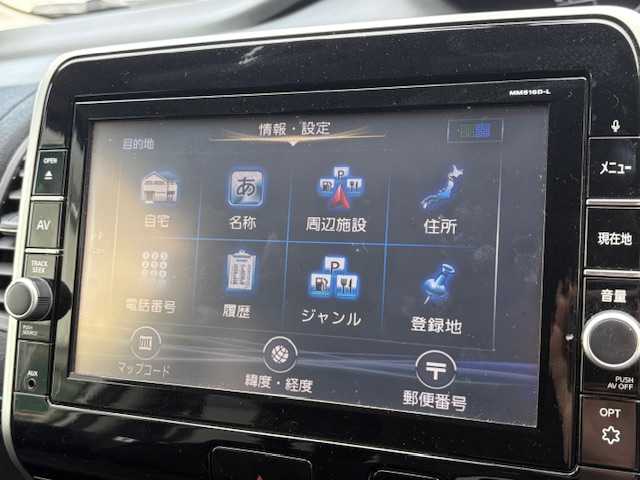 日産 セレナ ライダー 大阪府 2017(平29)年 6.5万km ブリリアントホワイトパール フリップダウンモニター/純正9型ナビ/アラウンドビューモニター/フルセグ/ＤＶＤ/Bluetooth/エマージェンシーブレーキ/クルーズコントロール/パーキングアシスト/ソナー/車線逸脱警報/両側パワースライドドア/前後ドライブレコーダー/ビルトインETC/純正アルミホイール/LEDヘッドライト/プッシュスタート/ドアバイザー