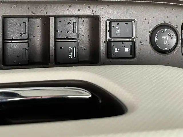 ホンダ Ｎ ＢＯＸ L ターボ 宮城県 2021(令3)年 1.3万km プレミアムサンライトホワイトパール 登録時走行距離12613km/AM・FM・Bluetooth・TV・CD・DVD/純正SDナビ/クリアランスソナー/クルーズコントロール（追従走行あり）/ETC/両側パワースライドドア/ドライブレコーダー（前後）/バックカメラ/純正LEDライト/シートヒーター/プッシュスタート/スマートキー/チップアップシート/ヘッドライトイベライザー/後席テーブルあり
