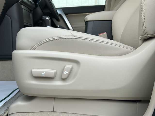 トヨタ ランドクルーザー プラド TX Lパッケージ マットブラED 神奈川県 2023(令5)年 2.4万km ホワイトパールクリスタルシャイン ワンオーナー/サンルーフ/モデリスタエアロ/ルーフレール/純正メーカーナビ【USB/BT/Miracast】/全方位カメラ/デジタルインナーミラー/ミラー一体型前後ドライブレコーダー/トヨタセーフティーセンス/・プリクラッシュセーフティ/・レーンディパーチャーアラート/・ロードサインアシスト/・先行車発進告知機能/・インテリジェントクリアランスソナー/・オートマチックハイビーム/・レーダークルーズコントロール/横滑り防止装置/盗難防止装置/ETC2.0/D＋N席シートヒーター/シートクーラー/電動リアゲート/電動格納サードシート/純正18インチアルミ/純正フロアマット/純正ドアバイザー/取扱説明書/新車時保証書/スペアキー×１