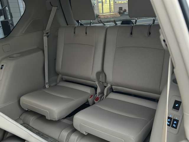 トヨタ ランドクルーザー プラド TX Lパッケージ マットブラED 神奈川県 2023(令5)年 2.4万km ホワイトパールクリスタルシャイン ワンオーナー/サンルーフ/モデリスタエアロ/ルーフレール/純正メーカーナビ【USB/BT/Miracast】/全方位カメラ/デジタルインナーミラー/ミラー一体型前後ドライブレコーダー/トヨタセーフティーセンス/・プリクラッシュセーフティ/・レーンディパーチャーアラート/・ロードサインアシスト/・先行車発進告知機能/・インテリジェントクリアランスソナー/・オートマチックハイビーム/・レーダークルーズコントロール/横滑り防止装置/盗難防止装置/ETC2.0/D＋N席シートヒーター/シートクーラー/電動リアゲート/電動格納サードシート/純正18インチアルミ/純正フロアマット/純正ドアバイザー/取扱説明書/新車時保証書/スペアキー×１