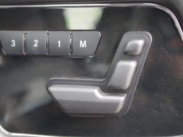 メルセデス・ベンツ ゲレンデヴァーゲン Ｇ３５０ｄ 埼玉県 2017(平29)年 4.9万km 黒 グレーレザーシート/アダプティブクルーズコントロール/ラグジュアリーパッケージ/電動スライディングルーフ/harman/kardon/CarPlay/ブラインドスポットモニター/バックカメラ/純正ナビ/ドラレコ/ETC/フルセグTV/シートヒーター/シートポジションメモリー機能
