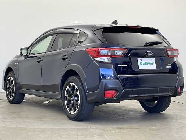 スバル ＸＶ ハイブリッド 2．0e－L アイサイト 秋田県 2021(令3)年 2.8万km ダークブルーパール 純正ナビ【AM/FM/BT/CD/DVD】/フルセグＴＶ　/ＬＥＤヘッドライト　/Ｆ・Ｓ・Ｒカメラ　/スマートキー　/プッシュスタート　/衝突被害軽減システム　/前方ドライブレコーダー　/前席パワーシート　/自動パーキングブレーキ　/横滑り防止装置/クリアランスソナー /ステアリングリモコン/社外フロアマット/レーンキープアシスト/ETC/AVH/SRH/ヒルディセントコントロール/オートエアコン /オートライト/パドルシフト/クルーズコントロール/電格ミラー/革巻きステアリング/コーナーセンサー /純正AW/サイドバイザー /ウィンカーミラー /フォグライト