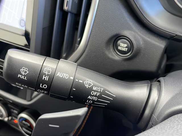 スバル ＸＶ ハイブリッド 2．0e－L アイサイト 秋田県 2021(令3)年 2.8万km ダークブルーパール 純正ナビ【AM/FM/BT/CD/DVD】/フルセグＴＶ　/ＬＥＤヘッドライト　/Ｆ・Ｓ・Ｒカメラ　/スマートキー　/プッシュスタート　/衝突被害軽減システム　/前方ドライブレコーダー　/前席パワーシート　/自動パーキングブレーキ　/横滑り防止装置/クリアランスソナー /ステアリングリモコン/社外フロアマット/レーンキープアシスト/ETC/AVH/SRH/ヒルディセントコントロール/オートエアコン /オートライト/パドルシフト/クルーズコントロール/電格ミラー/革巻きステアリング/コーナーセンサー /純正AW/サイドバイザー /ウィンカーミラー /フォグライト