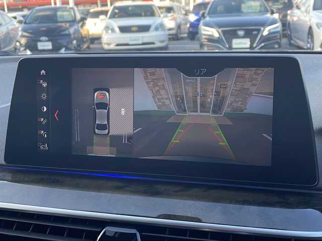 ＢＭＷ ５２３ｄ Mスポーツ 岡山県 2018(平30)年 6.4万km ソフィスト・グレー・ブリリアント・エフェクト 純正メモリナビ/（ラジオ/フルセグ/DISC/USB/BT）/全方位カメラ/サンルーフ/ヘッドアップディスプレイ/オートブレーキホールド/ブラインドスポットモニター/追従式クルーズコントロール/ETC/LEDヘッドライト/合皮シート/前席シートヒーター/前席エアーシート/前席パワーシート/前後コーナーセンサー/置くだけ充電/純正19インチAW/パドルシフト