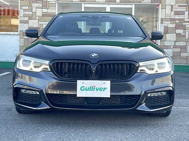 ＢＭＷ ５２３ｄ Mスポーツ 岡山県 2018(平30)年 6.4万km ソフィスト・グレー・ブリリアント・エフェクト 純正メモリナビ/（ラジオ/フルセグ/DISC/USB/BT）/全方位カメラ/サンルーフ/ヘッドアップディスプレイ/オートブレーキホールド/ブラインドスポットモニター/追従式クルーズコントロール/ETC/LEDヘッドライト/合皮シート/前席シートヒーター/前席エアーシート/前席パワーシート/前後コーナーセンサー/置くだけ充電/純正19インチAW/パドルシフト