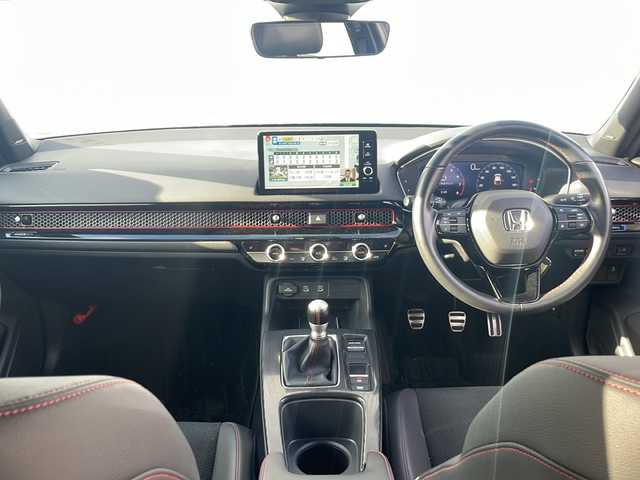 ホンダ シビック RS 三重県 2024(令6)年 1.3万km ソニックグレーパール 純正ナビ/バックカメラ/BSM/ビルトインETC2.0/ワイヤレス充電器/パワーシート/シートヒーター/タイプC給電/コーナーセンサー/レーダークルーズコントロール/レーンキープアシスト/革巻きステアリング/ステアリングスイッチ/電動格納ミラー/禁煙車